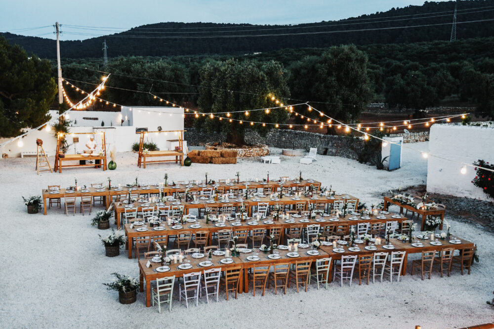 Allestimento tavoli imperiali per matrimonio all aperto in masseria Brindisi