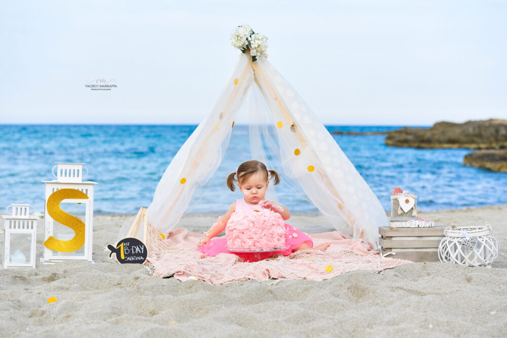Allestimento set fotografico bambini in spiaggia stile boho chic